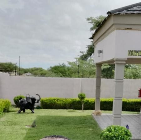 Lee Bed & Breakfast Francistown Buitenkant foto