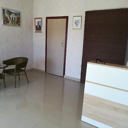 Lee Bed & Breakfast Francistown Buitenkant foto