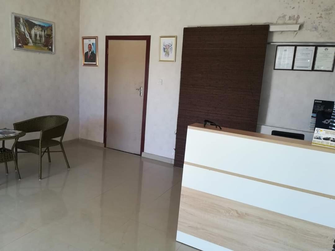 Lee Bed & Breakfast Francistown Buitenkant foto