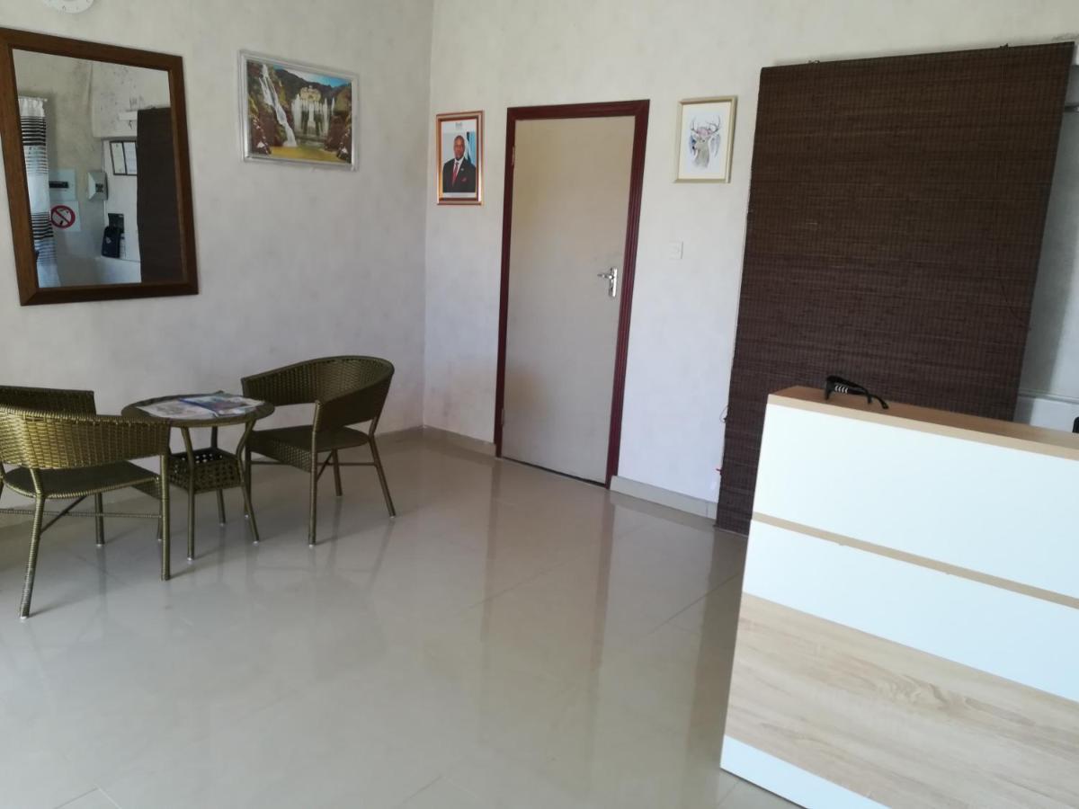 Lee Bed & Breakfast Francistown Buitenkant foto